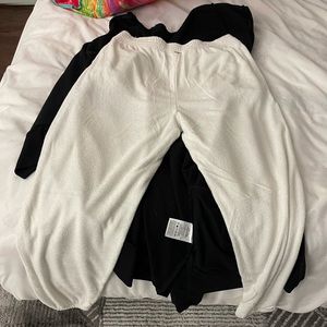 White terry cloth joggers.  Happy to provide more/better pictures just comment!